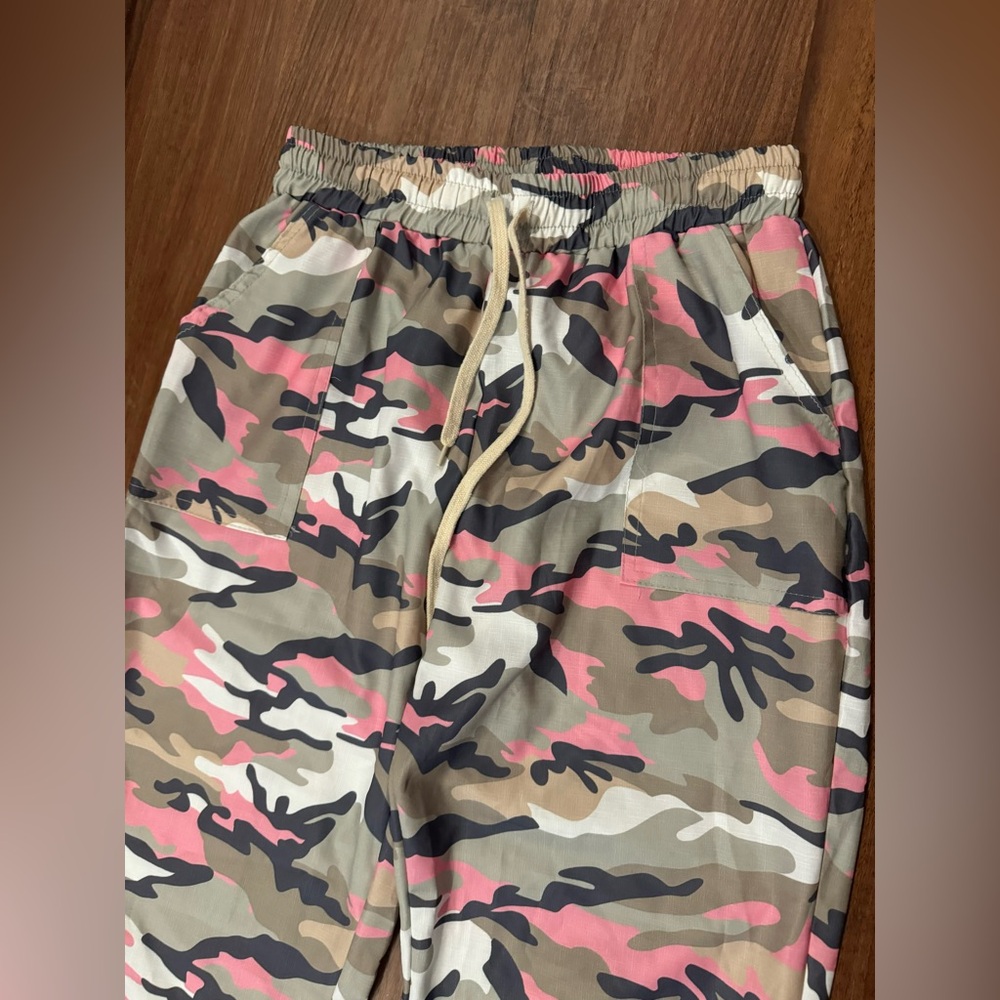 Pink and green camo lightweight joggers size large - Picture 2 of 3